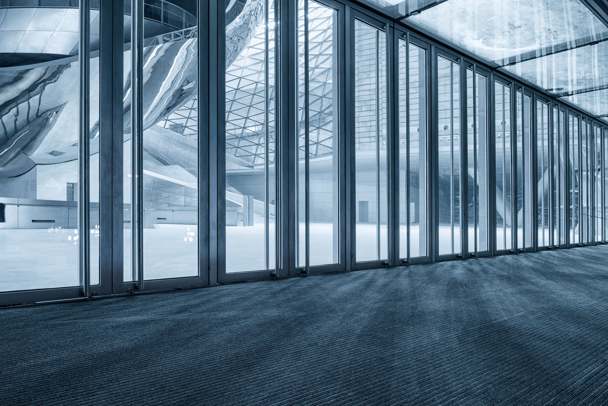 Glass curtain wall